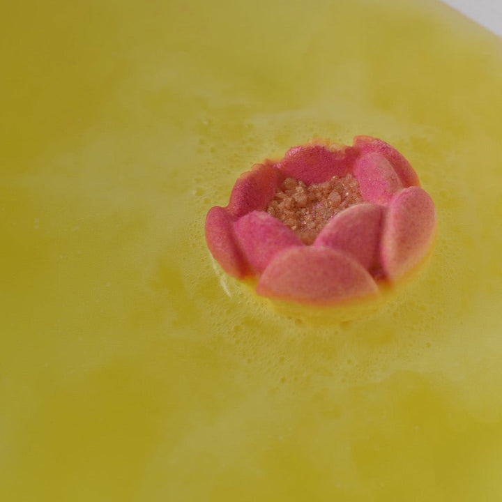 Bomb Cosmetics 24k Marigold Bomb Raw Bath Blaster