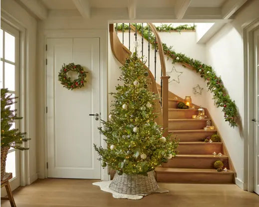 Everlands Lit Norway Spruce Green & Warm White