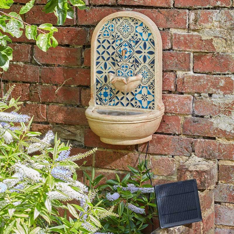 Smart Garden Aragon Wall Solar Fountain