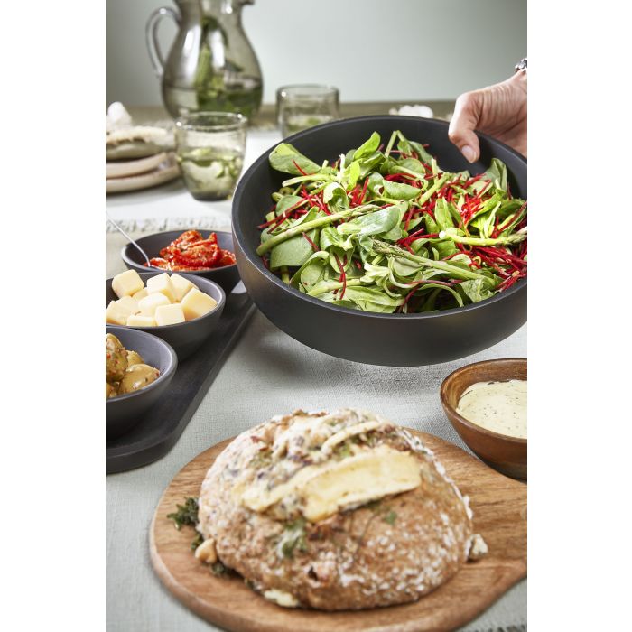 Mica Tomar Bowls on Tray Black