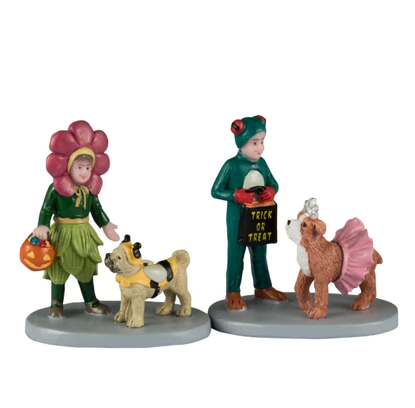 Lemax Costumed Companions Set Of 2 42308