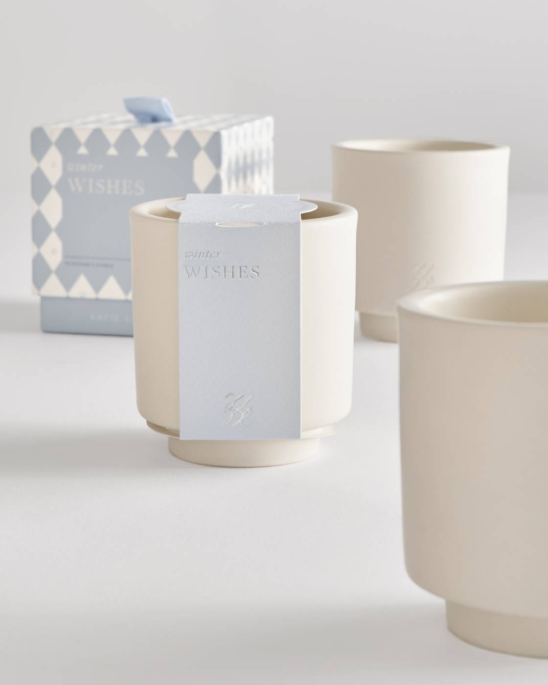Katie Loxton Ceramic Sentiment Candle Winter Wishes Frosted Pine And Cedarwood