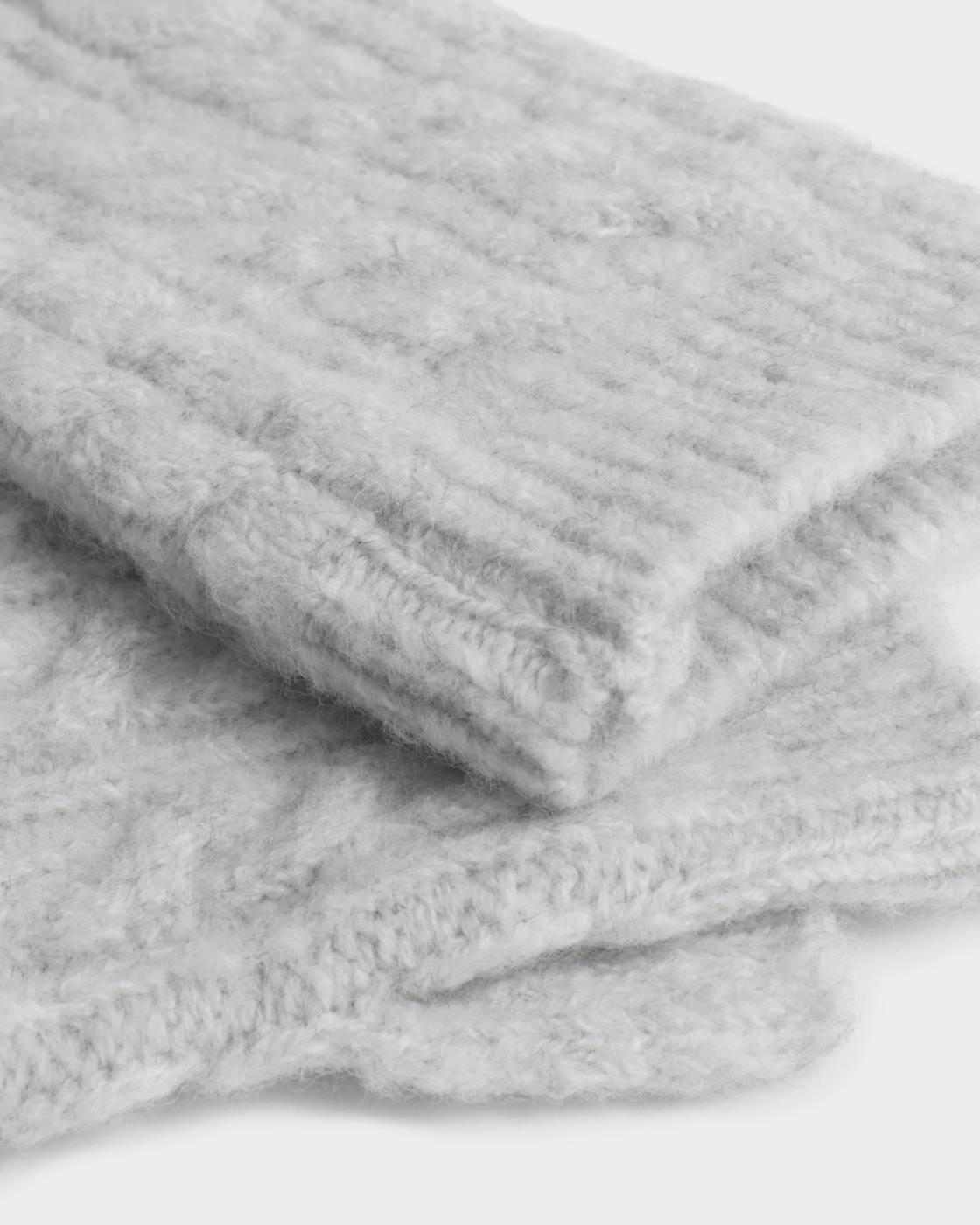 Katie Loxton Cable Knit Handwarmer Light Grey