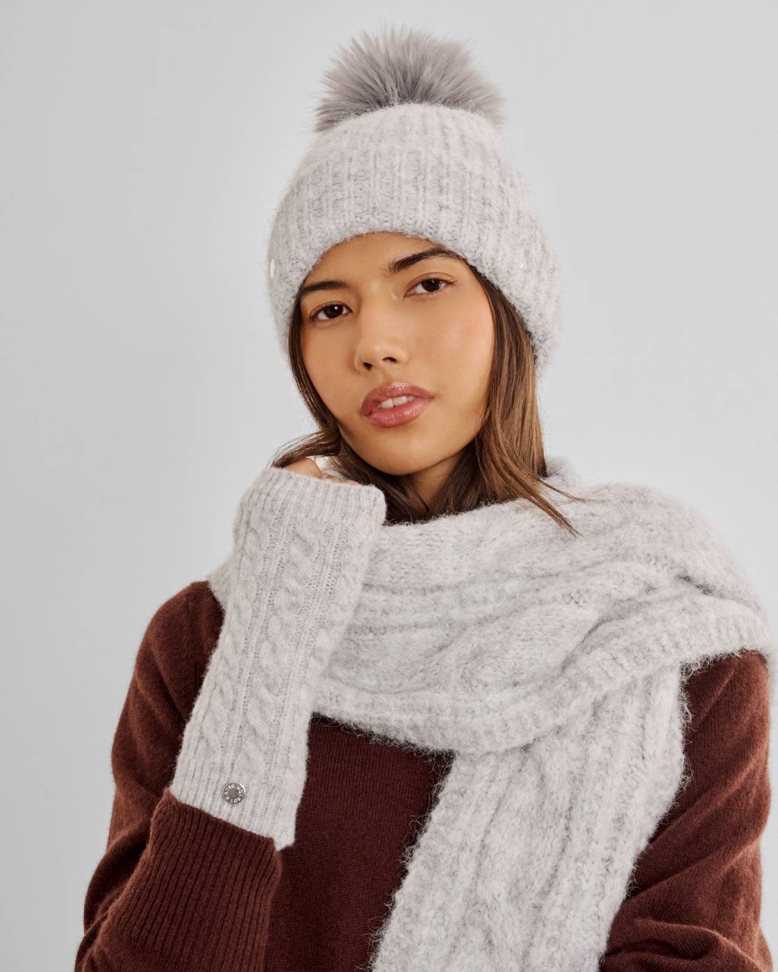 Katie Loxton Cable Knit Handwarmer Light Grey