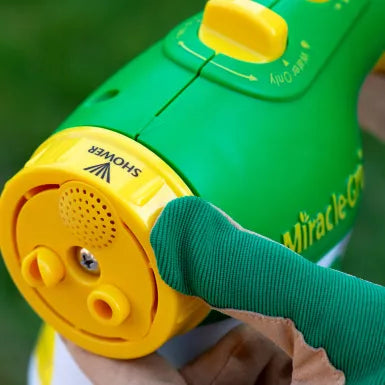 Miracle-Gro Feeder